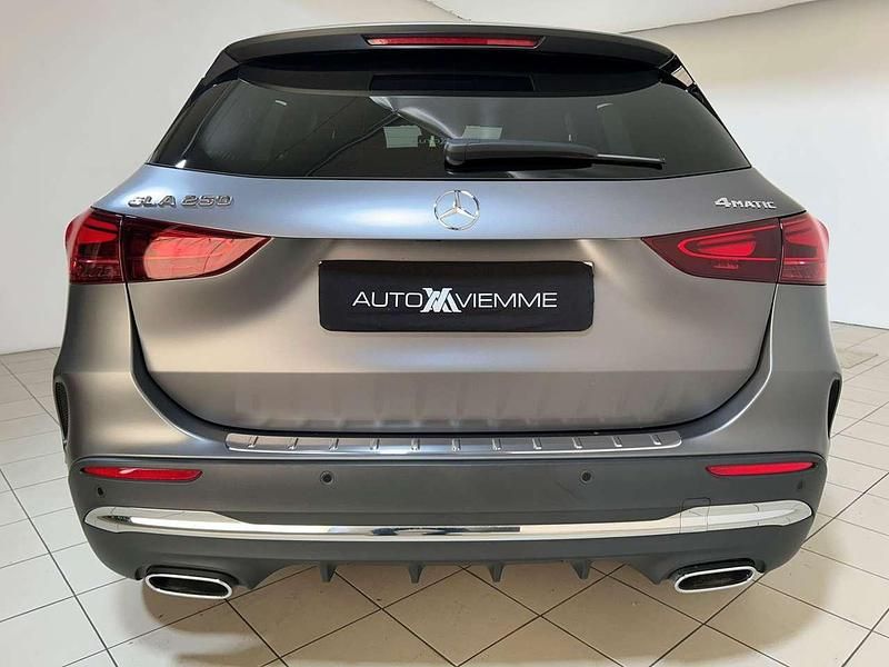 Usata Mercedes GLA250 AMG Line Premium 224 CV (164 kW) 2023 Grigio opaco SUV
