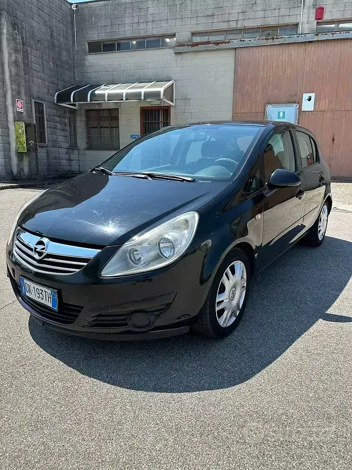 Usata Opel Corsa Cosmo 80 CV (58 kW) 2007 Nero Utilitaria