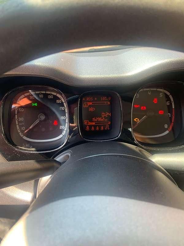 Usata Fiat Panda Lounge 69 CV (50 kW) 2013 Rosso Utilitaria