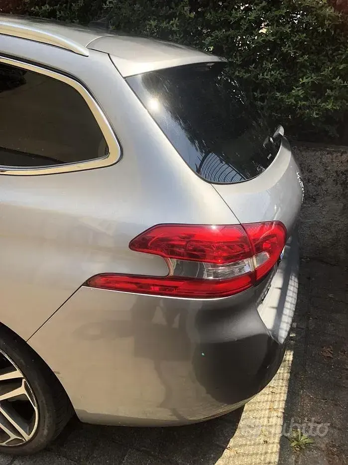 Usata Peugeot 308 SW 110 CV (80 kW) 2018 Grigio Station wagon