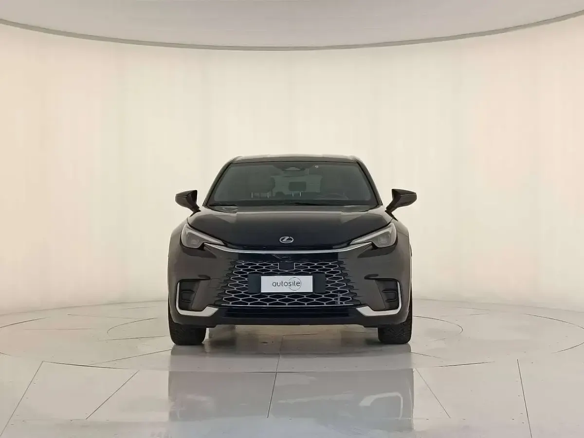 Usata Lexus LBX 91 CV (66 kW) 2024 Black clear coat SUV