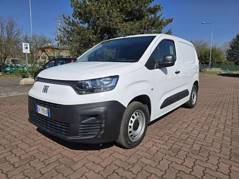Usata Fiat Doblò 131 CV (96 kW) 2023 Bianco Monovolume