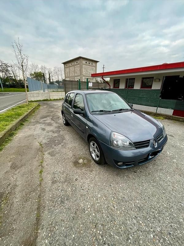 Usata Renault Clio II 2006 Grigio Berlina