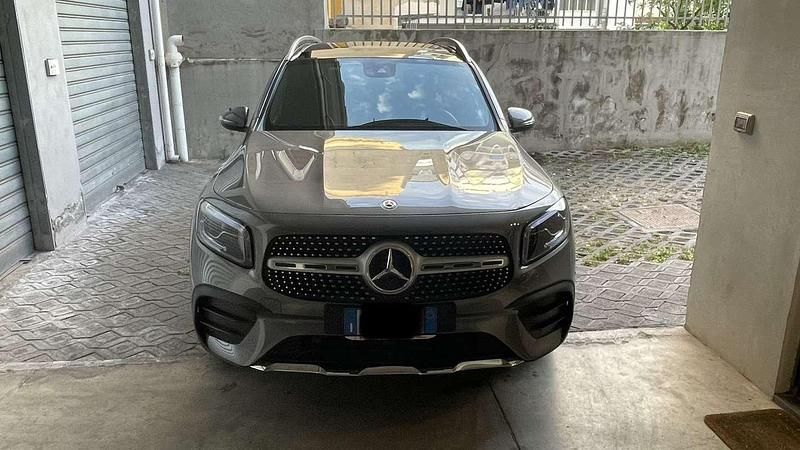 Usata Mercedes GLB220 Premium 190 CV (139 kW) 2021 Grigio SUV