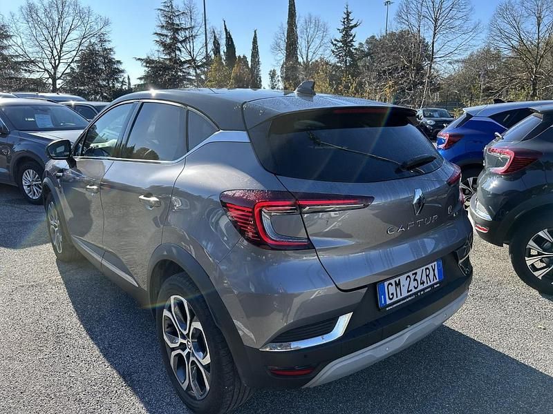 Usata Renault Captur Intens 101 CV (74 kW) 2023 Grigio SUV