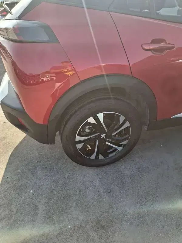 Usata Peugeot 2008 Allure 110 CV (80 kW) 2021 Rosso SUV