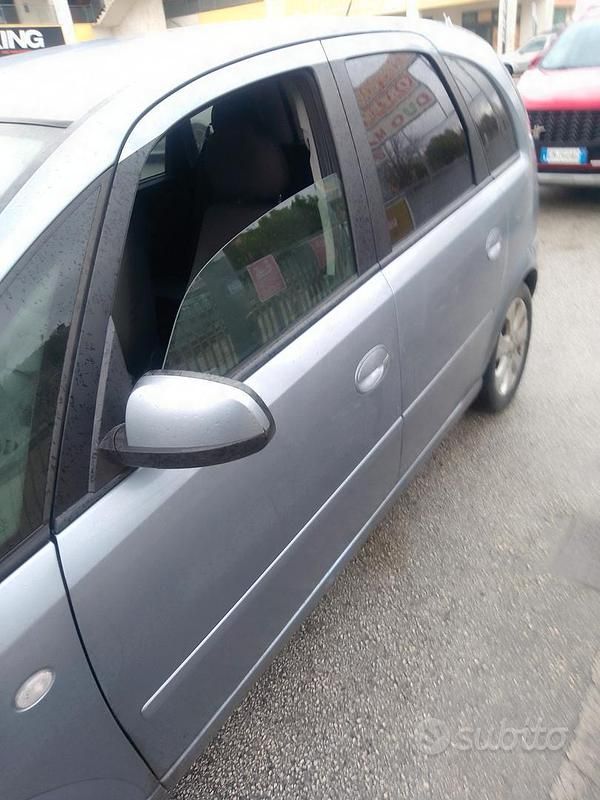 Usata Opel Meriva 90 CV (66 kW) 2008 Grigio Monovolume