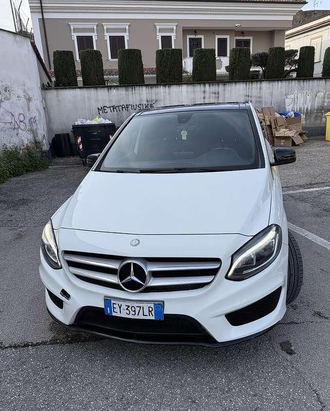 Usata Mercedes B180 109 CV (80 kW) 2015 Monovolume
