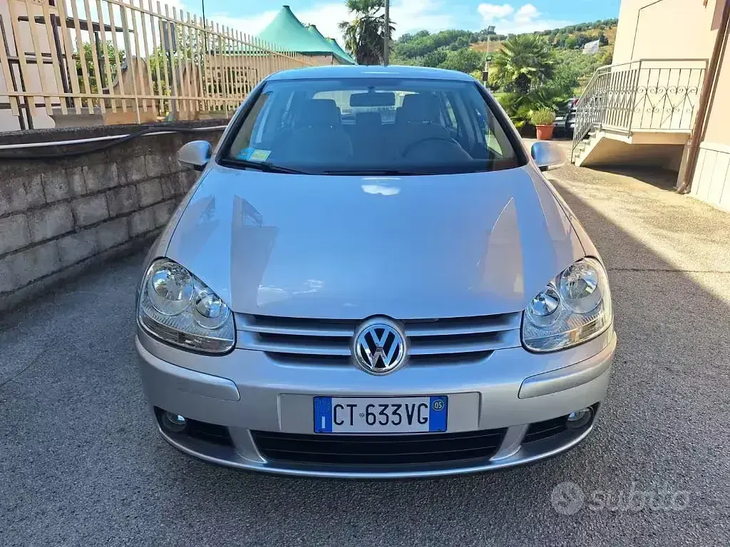 Usata VW Golf IV Sportline 140 CV (102 kW) 2005 Grigio Berlina