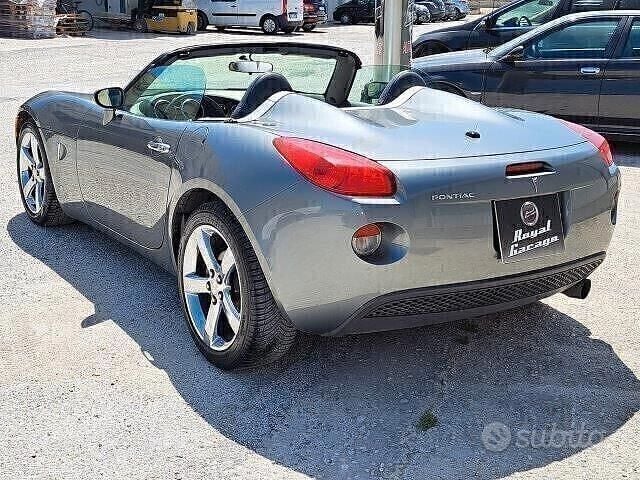 Usata Pontiac Solstice 180 CV (132 kW) 2006 Grigio Cabrio