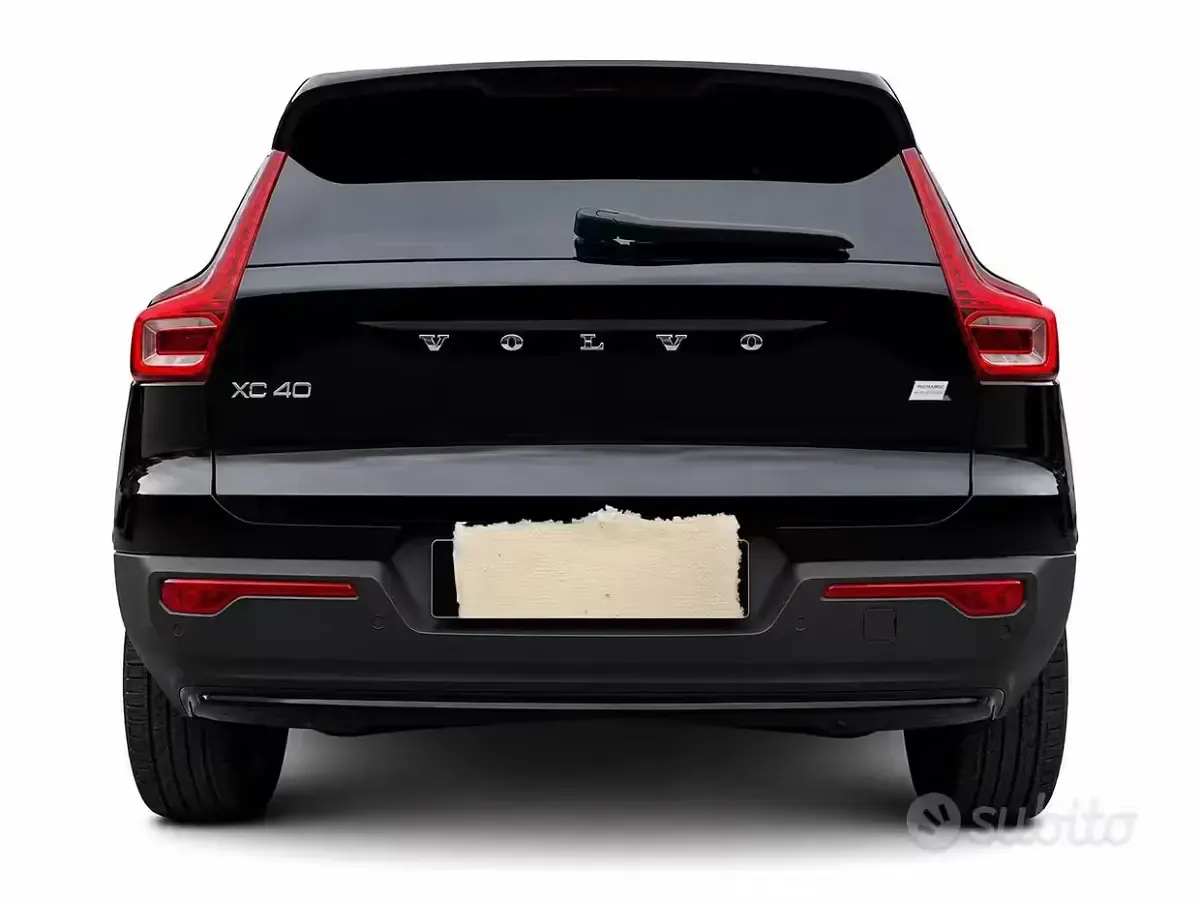 Usata Volvo XC40 Core 80 kW (109 CV) 2023 SUV
