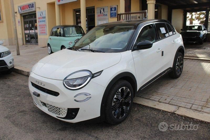 Nuova Fiat 600 La Prima 110 CV (80 kW) 2025 Bianco SUV