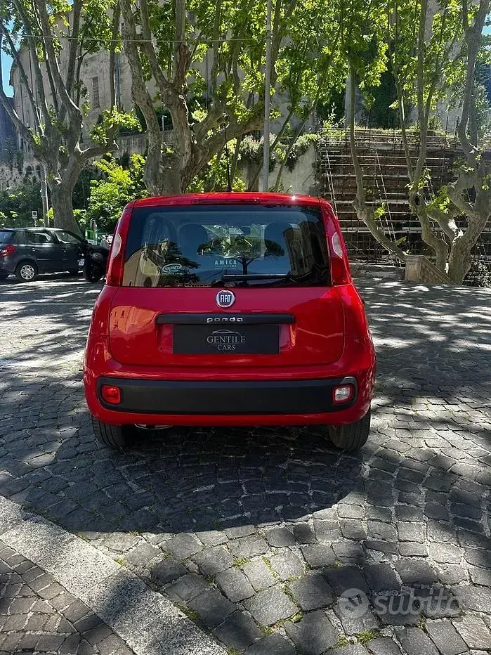 Usata Fiat Panda Lounge 95 CV (69 kW) 2017 Rosso Utilitaria