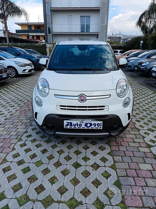 Bianco Usata 2014 Fiat 500L Trekking Monovolume | 8100 € (Buon prezzo) - Immagine 1/4