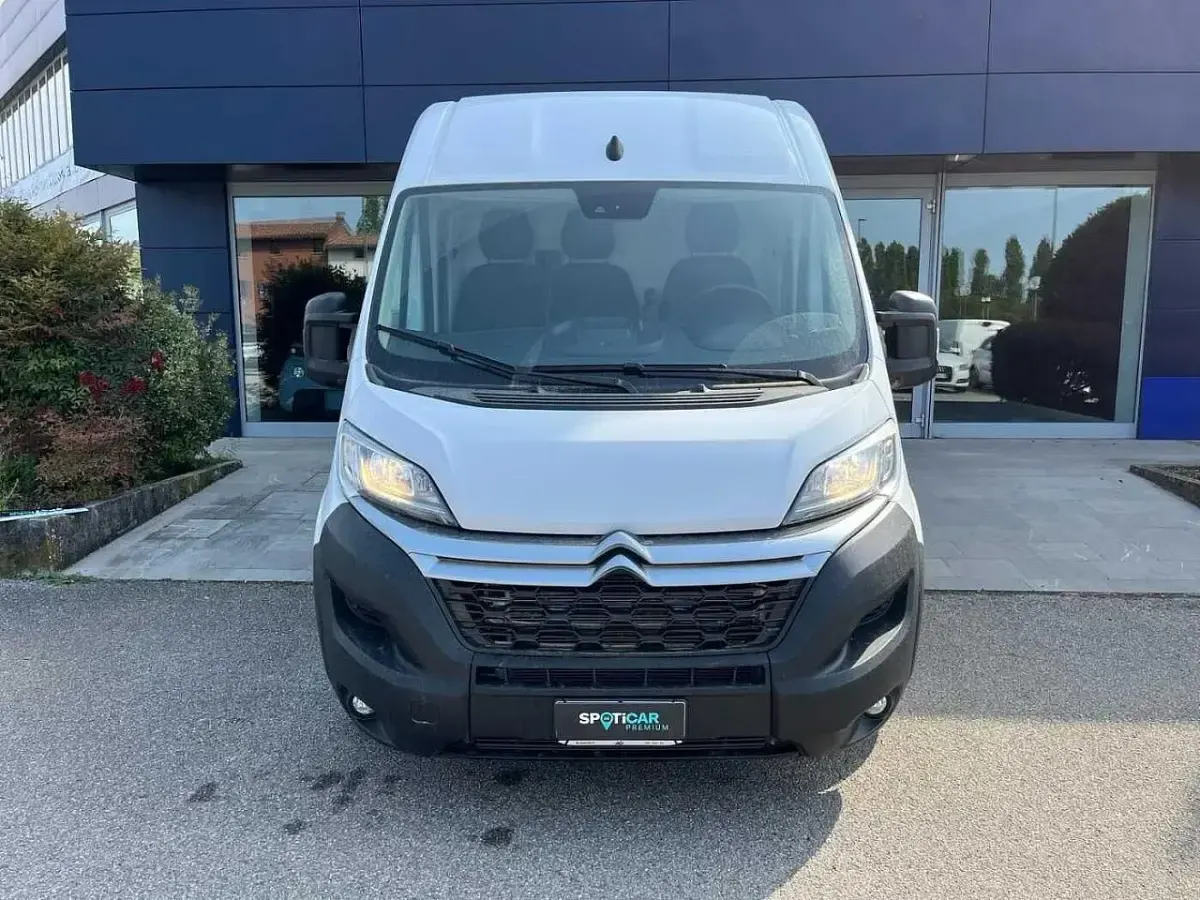 Usata Citroën Jumper Business Class 140 CV (102 kW) 2024 Bianco icy pastello Monovolume