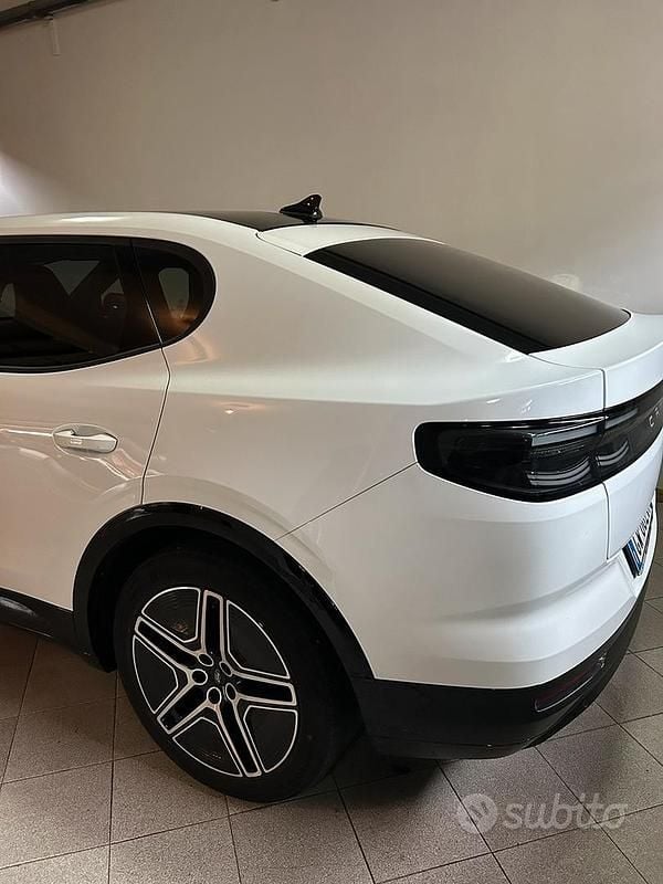 Usata Ford Capri 210 kW (286 CV) 2024 Bianco Coupé