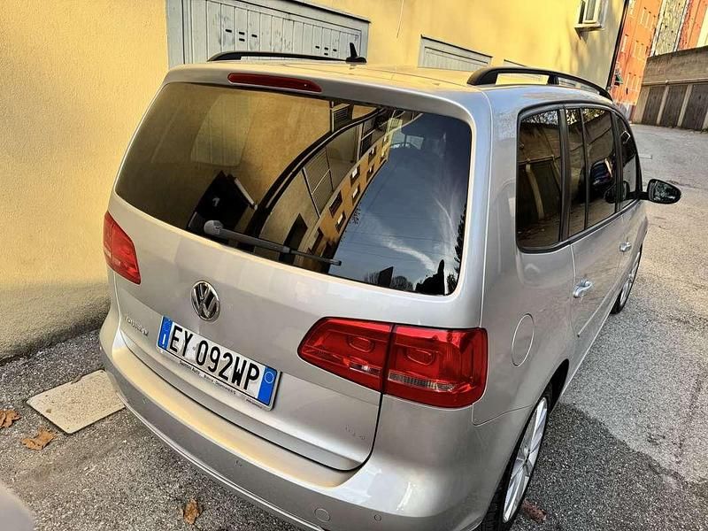 Usata VW Touran Comfortline 105 CV (77 kW) 2015 Grigio Monovolume