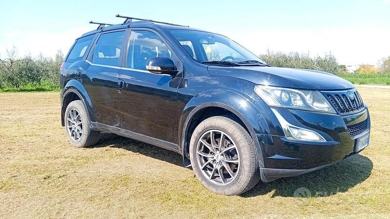 Usata Mahindra XUV500 140 CV (102 kW) 2019 Nero SUV