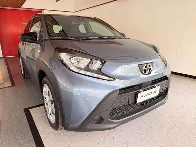 Usata Toyota Aygo X Active 72 CV (52 kW) 2024 Grigio SUV