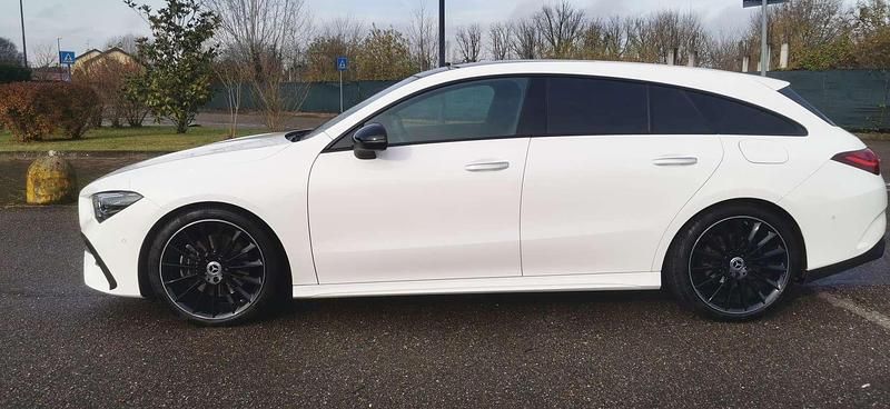 Usata Mercedes CLA200 Shooting Brake AMG Line Premium Plus 150 CV (110 kW) 2023 Bianco Station wagon