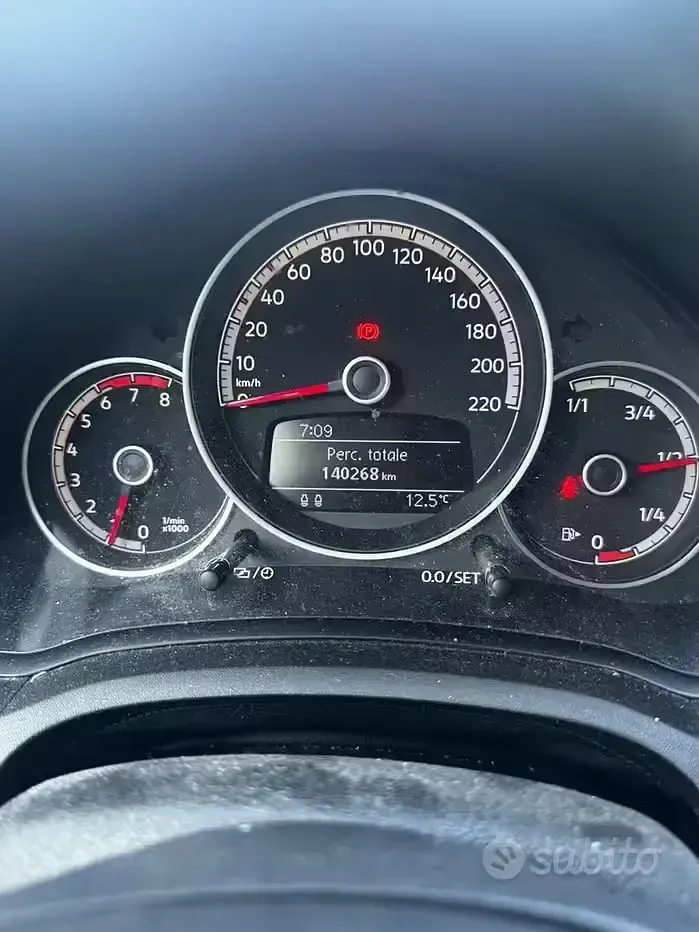 Usata VW up! 60 CV (44 kW) 2018 Grigio Utilitaria