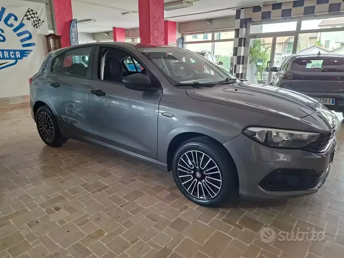 Usata Fiat Tipo 100 CV (73 kW) 2023 Grigio Berlina