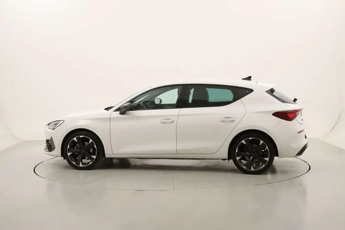Usata Cupra Leon 150 CV (110 kW) 2024 Bianco Berlina