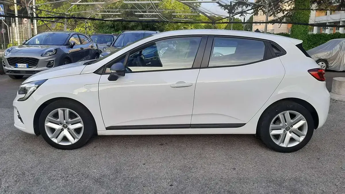 Usata Renault Clio V 101 CV (74 kW) 2022 Bianco Berlina