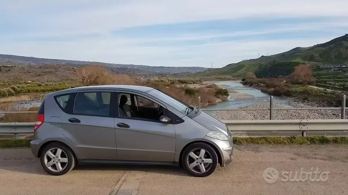 Usata Mercedes A180 109 CV (80 kW) 2005 Grigio Berlina
