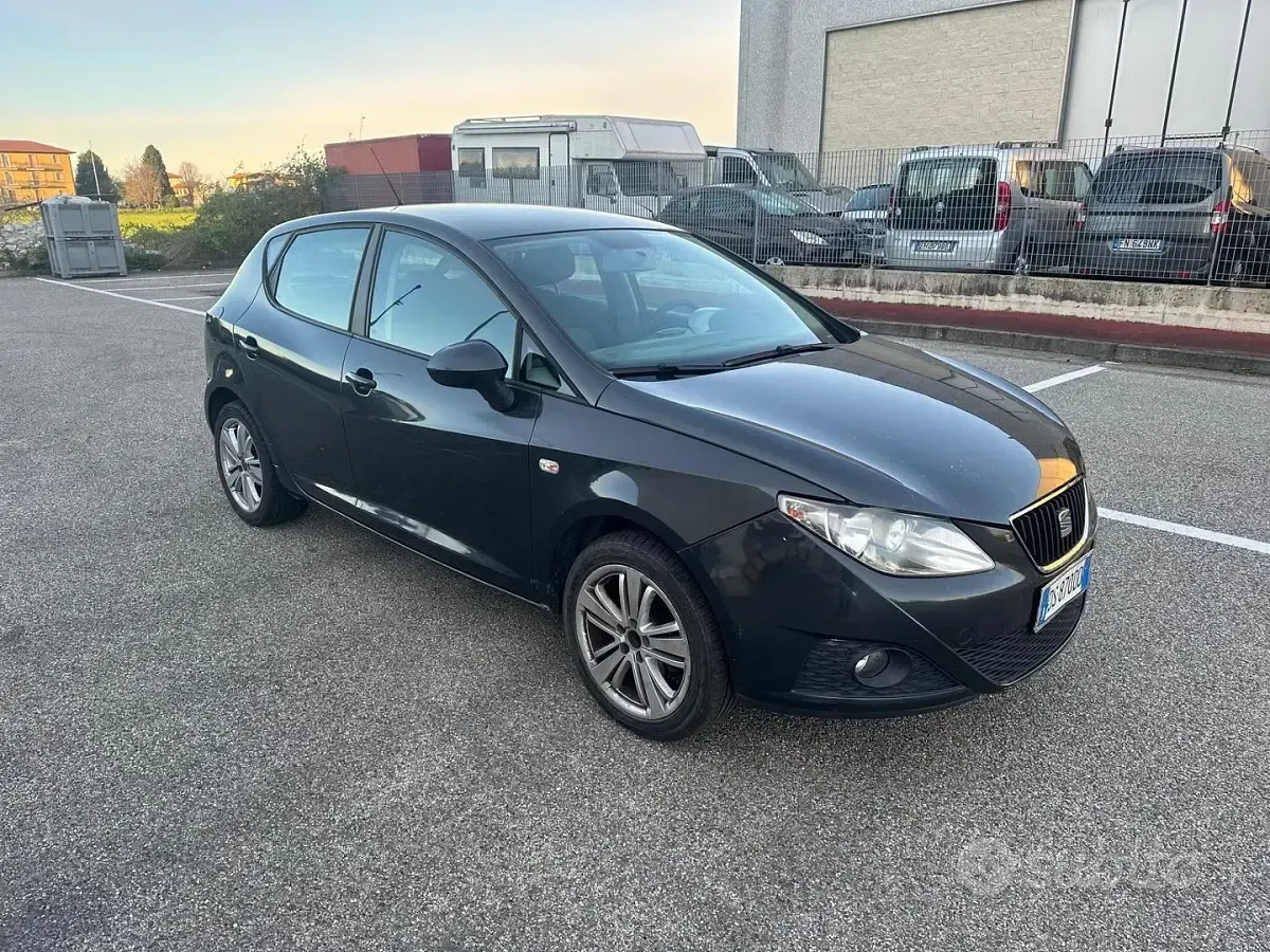 Usata Seat Ibiza Stylance 86 CV (63 kW) 2008 Grigio Berlina