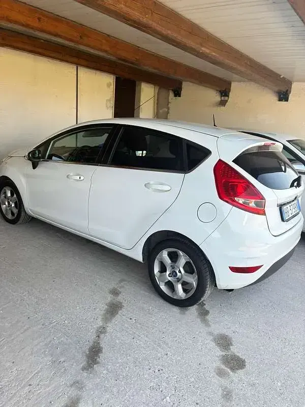 Usata Ford Fiesta Titanium 95 CV (69 kW) 2010 Berlina