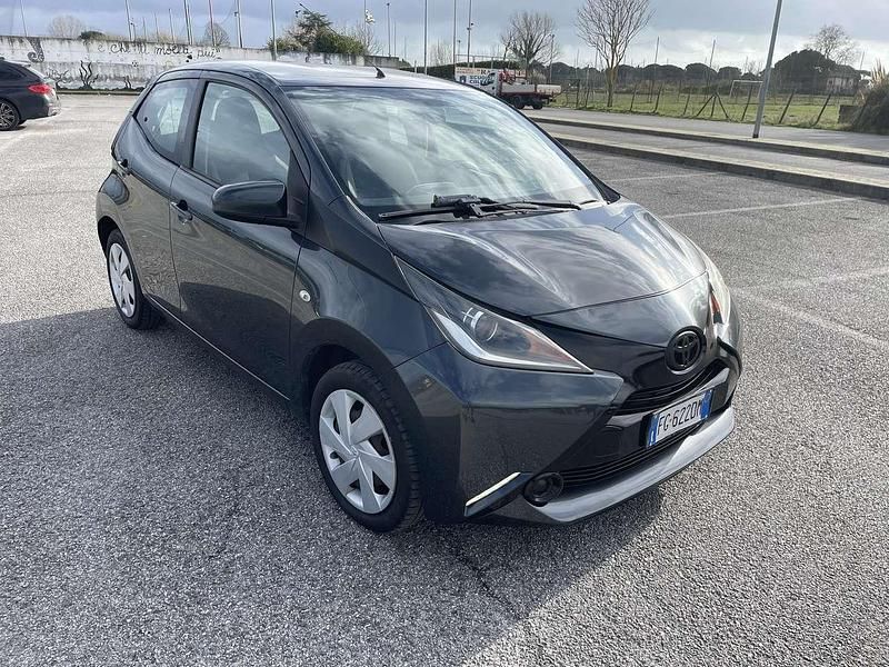 Usata Toyota Aygo X-play 69 CV (50 kW) 2016 Other Utilitaria