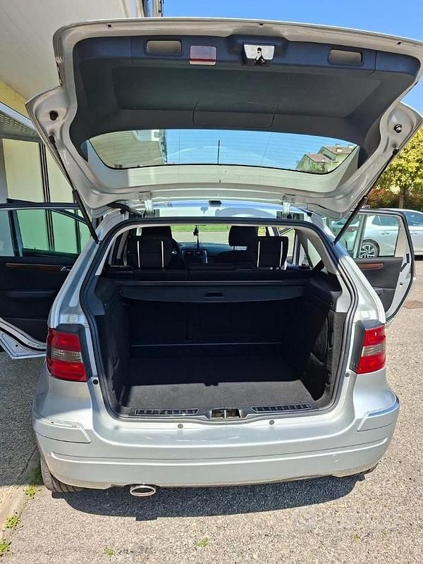 Usata Mercedes B200 140 CV (102 kW) 2008 Monovolume