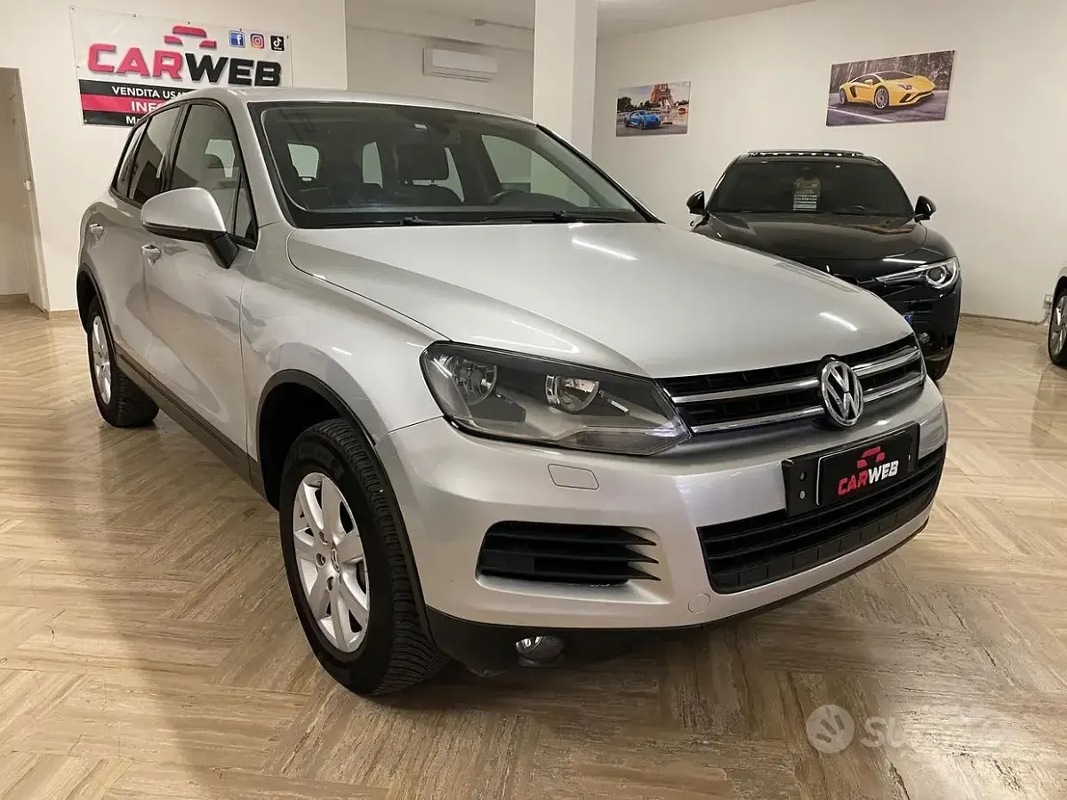 Usata VW Touareg 240 CV (176 kW) 2011 Grigio SUV