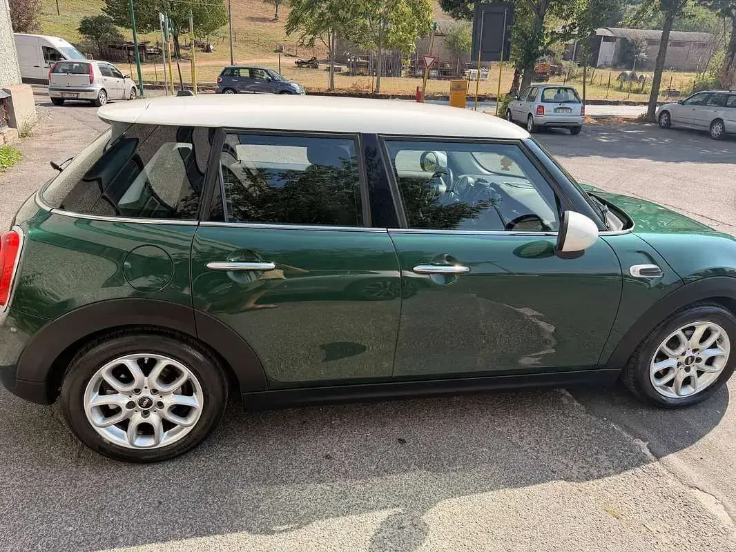 Usata Mini Cooper D 116 CV (85 kW) 2018 Verde Utilitaria