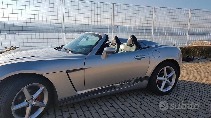 Usata Opel GT 264 CV (194 kW) 2009 Grigio Cabrio