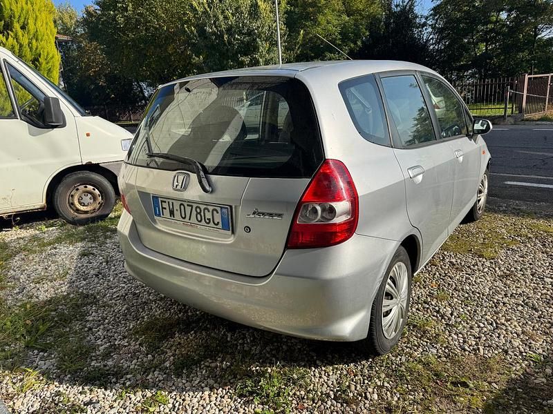 Usata Honda Jazz S 82 CV (60 kW) 2003 Argento Utilitaria