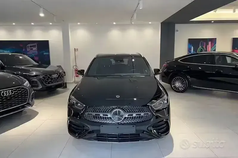 Usata Mercedes GLA200 AMG line 150 CV (110 kW) 2025 Nero SUV