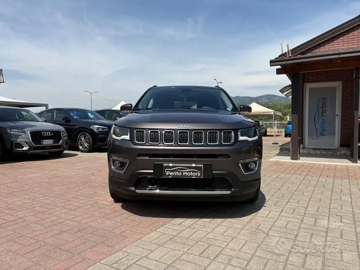 Usata Jeep Compass Limited 140 CV (102 kW) 2018 Grigio SUV