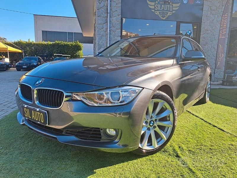 Usata BMW 330 Luxury Line 258 CV (189 kW) 2014 Grigio Station wagon