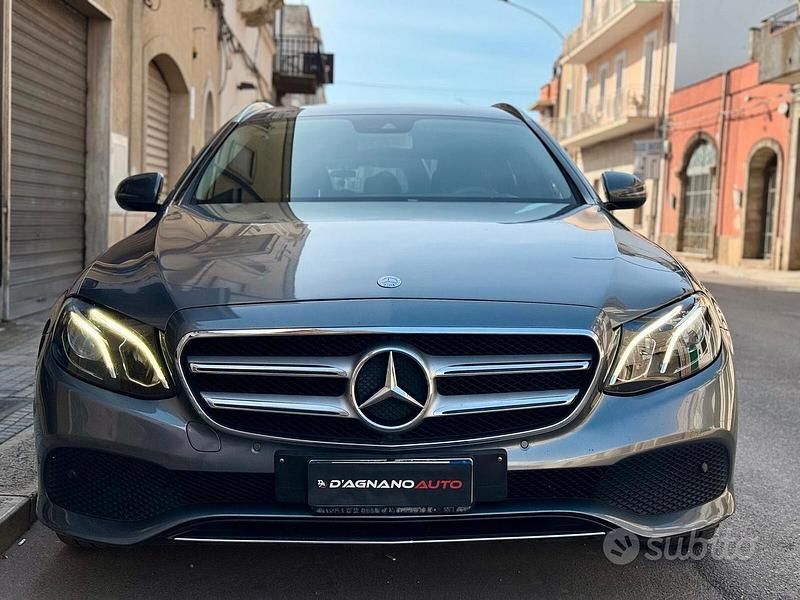 Usata Mercedes E220 Exclusive 194 CV (142 kW) 2017 Grigio Station wagon