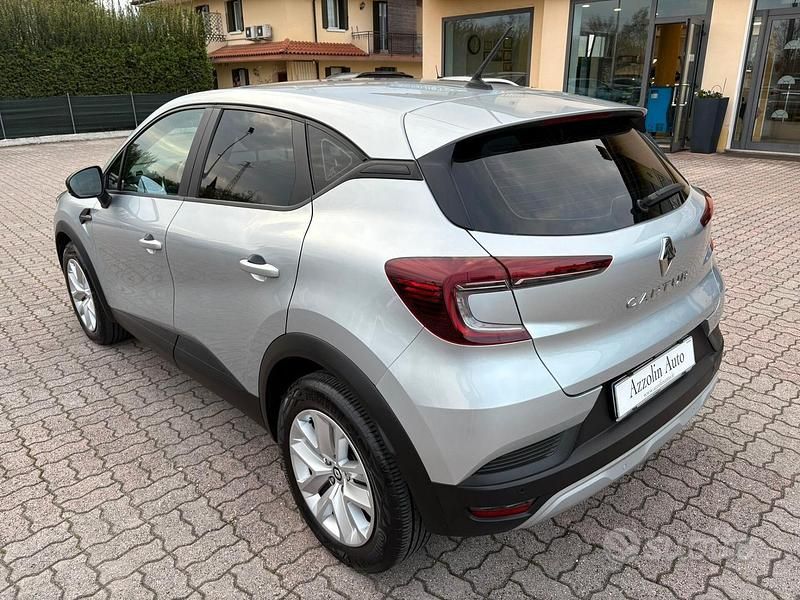 Usata Renault Captur 91 CV (66 kW) 2022 Grigio SUV