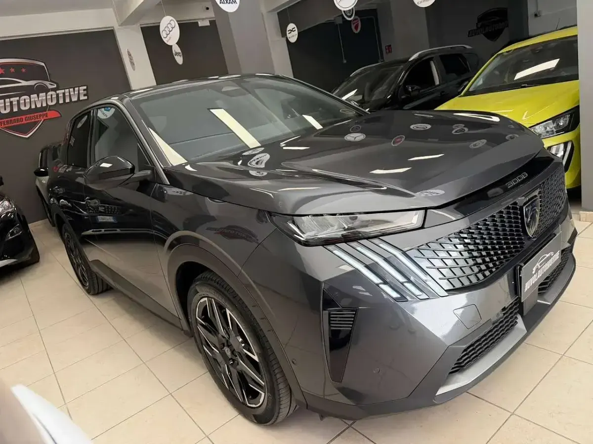 Usata Peugeot 3008 Allure 136 CV (100 kW) 2025 Grigio SUV