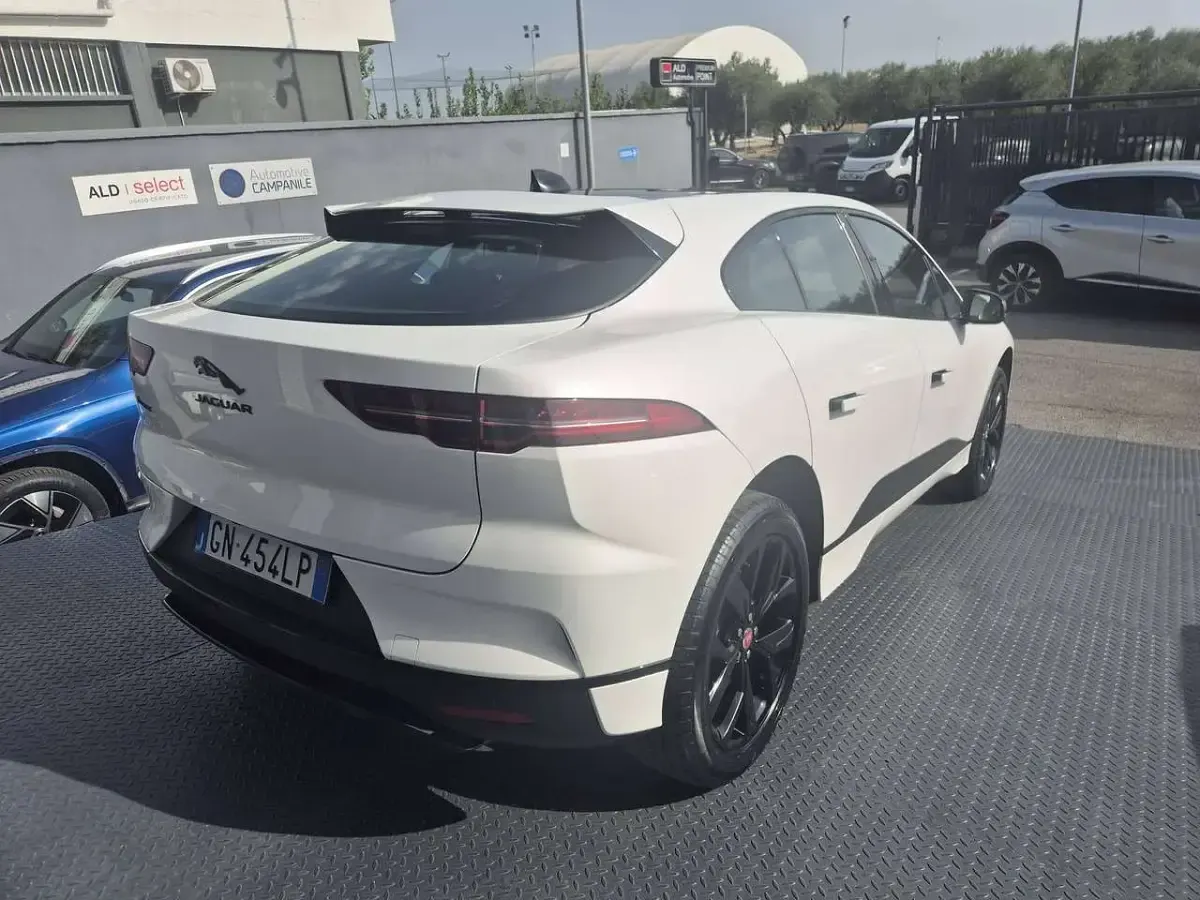 Usata Jaguar I-Pace SE 294 kW (400 CV) 2023 Ostuni pearl white SUV