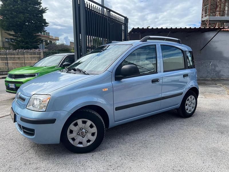 Usata Fiat Panda Dynamic 69 CV (50 kW) 2011 Blu Utilitaria