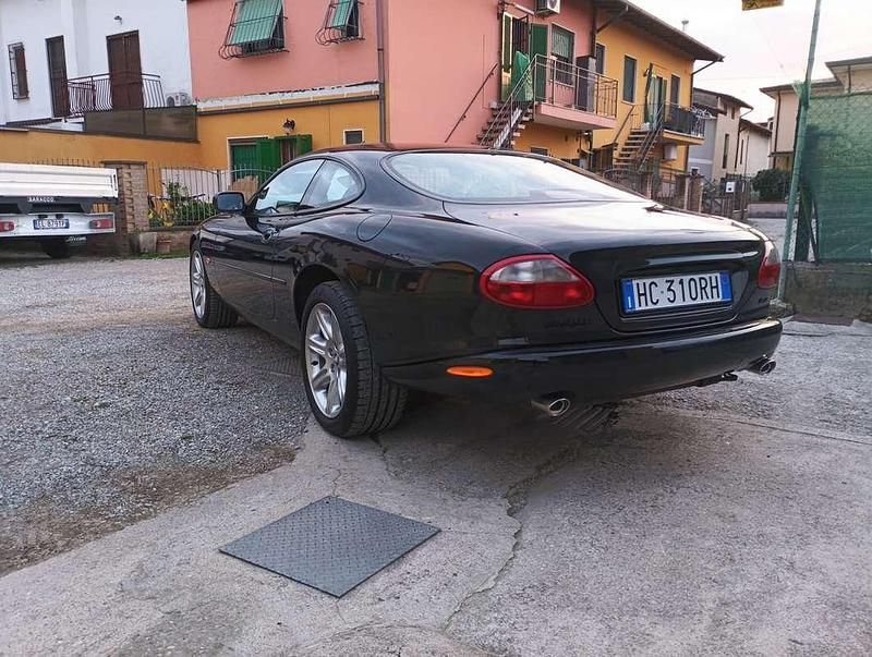 Usata Jaguar XK8 284 CV (208 kW) 1999 Nero Coupé