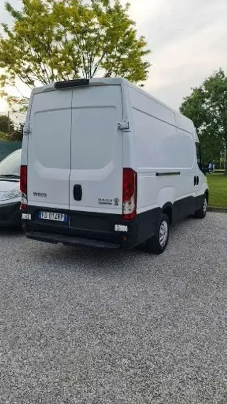 Usata Iveco Daily 126 CV (92 kW) 2016 Furgone
