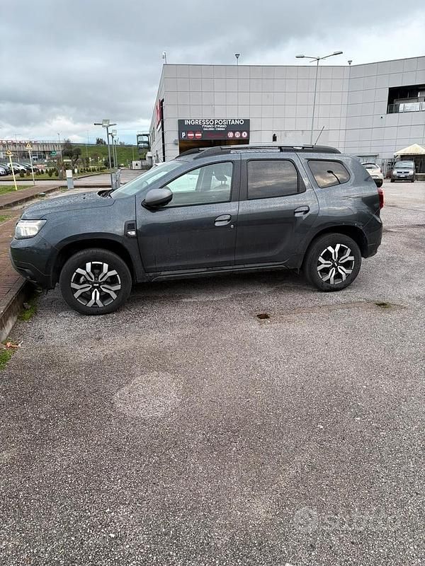 Usata Dacia Duster Journey 90 CV (66 kW) 2023 Grigio SUV