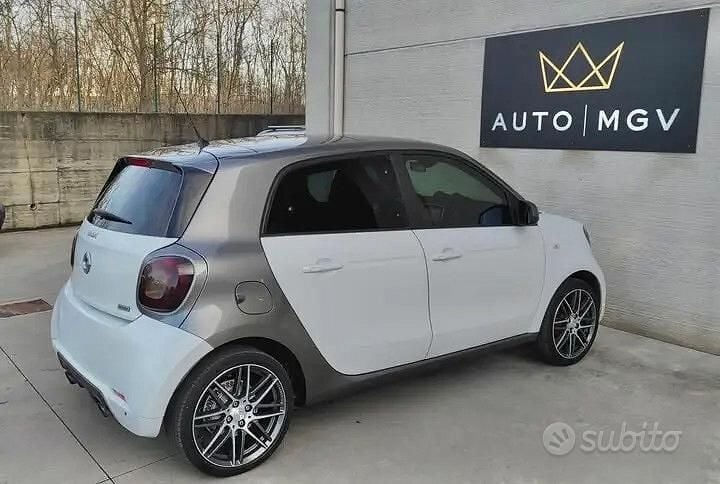 Usata Smart ForFour Brabus 109 CV (80 kW) 2016 Bianco Utilitaria