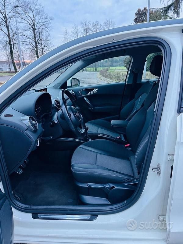 Usata Audi A1 Ambition 86 CV (63 kW) 2012 Bianco Berlina